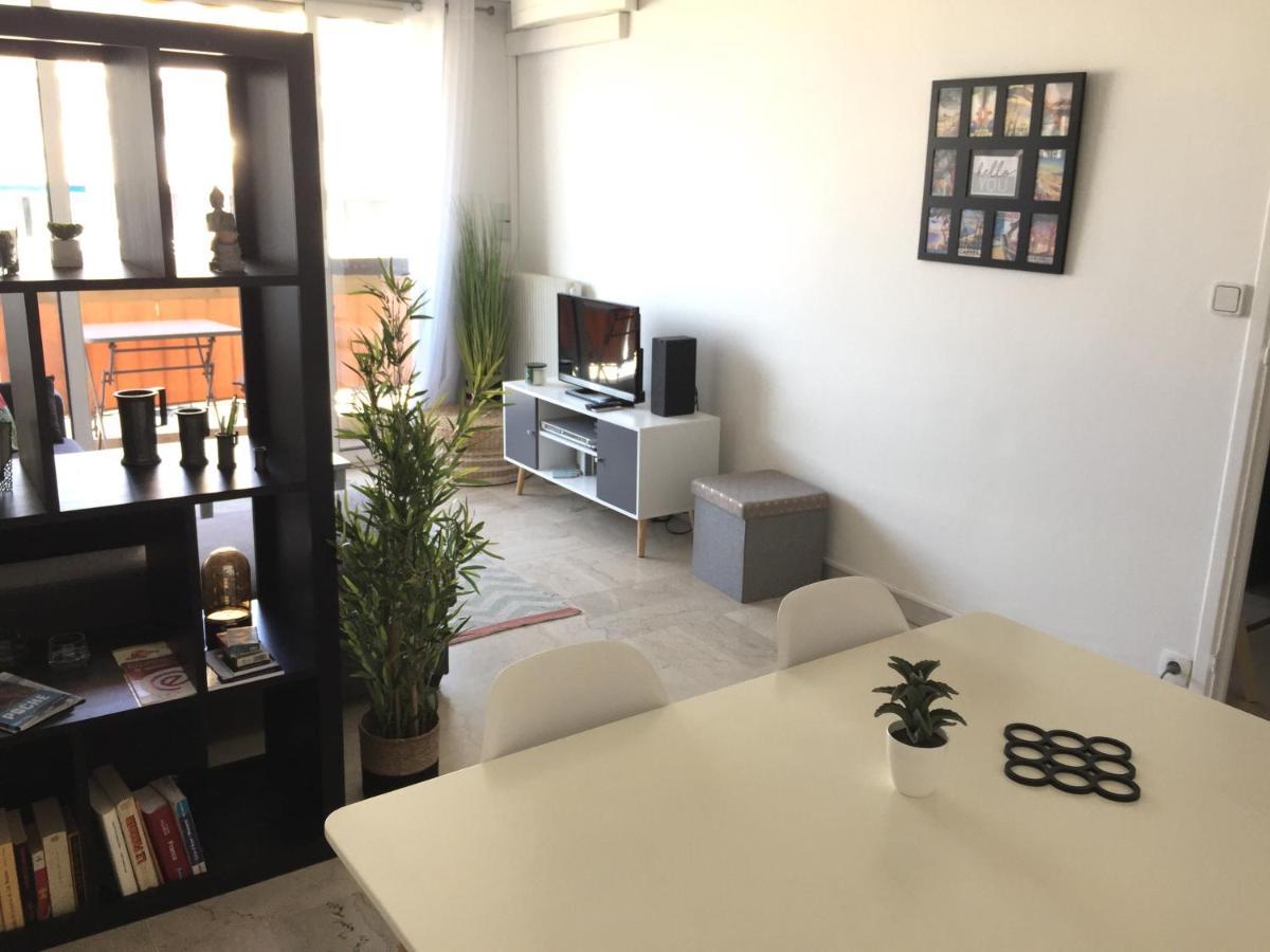 Chez Marie & Julien, 2 Pieces 44M2 Apartment อองทีบส์ ภายนอก รูปภาพ