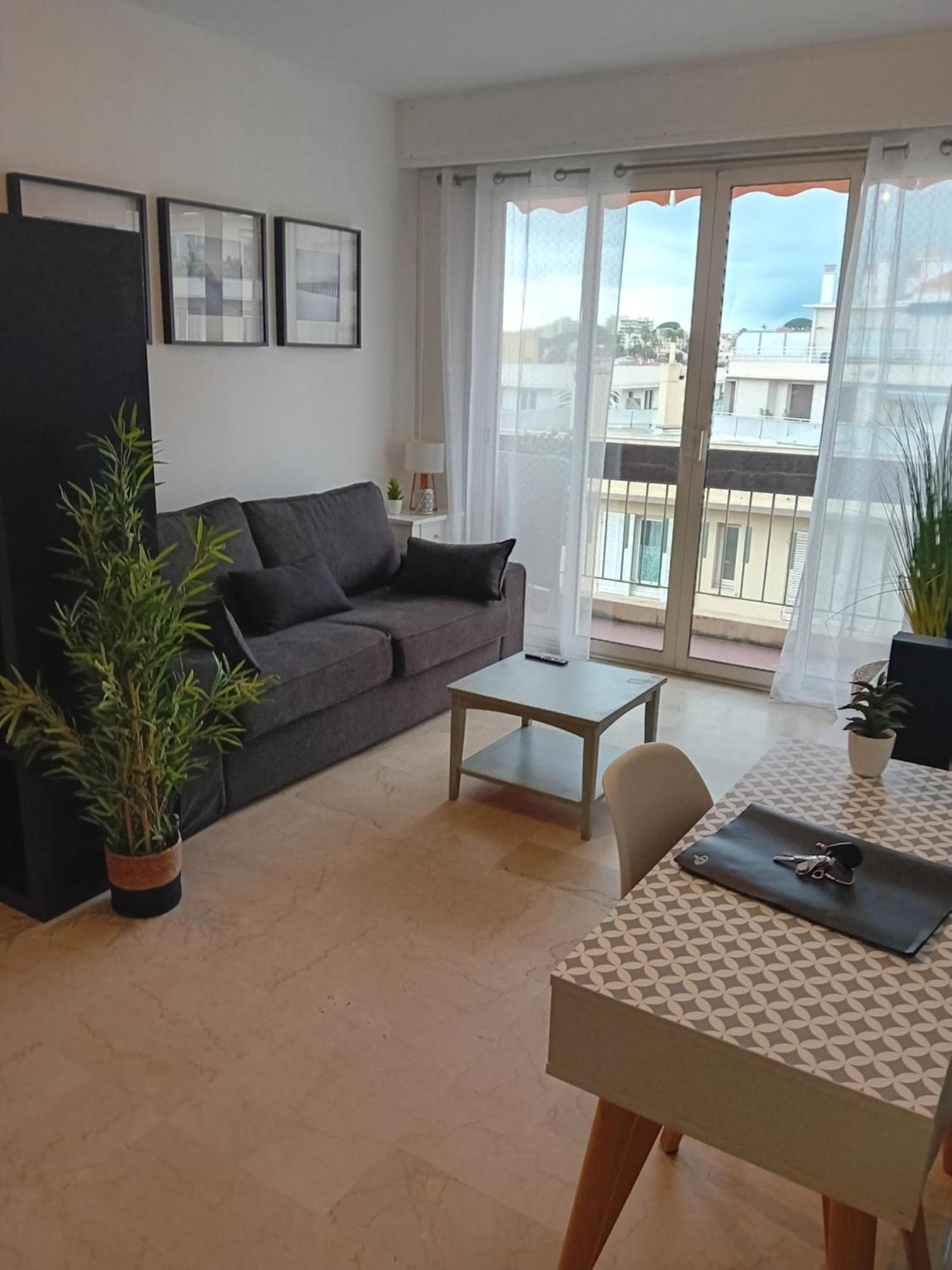 Chez Marie & Julien, 2 Pieces 44M2 Apartment อองทีบส์ ภายนอก รูปภาพ