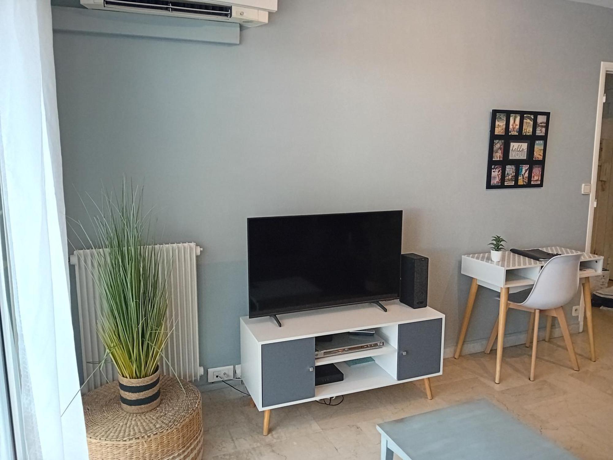 Chez Marie & Julien, 2 Pieces 44M2 Apartment อองทีบส์ ภายนอก รูปภาพ